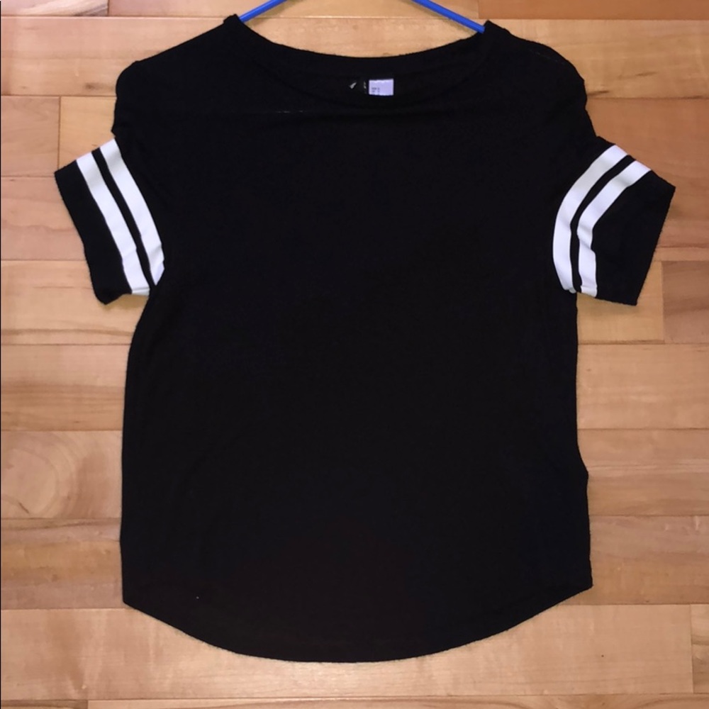 H&M Divided black t-shirt with white stripes